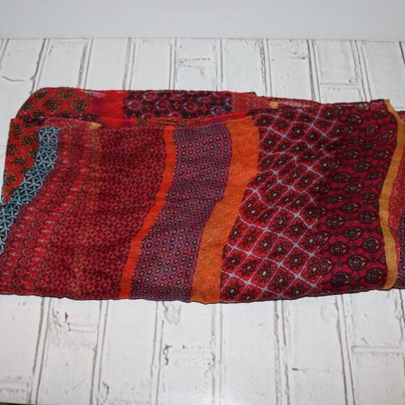 🔥🧣 Red & Orange Patterned Infinity Scarf – 19" x 68" Warm Tones · Cozy Loop · - Picture 2 of 4